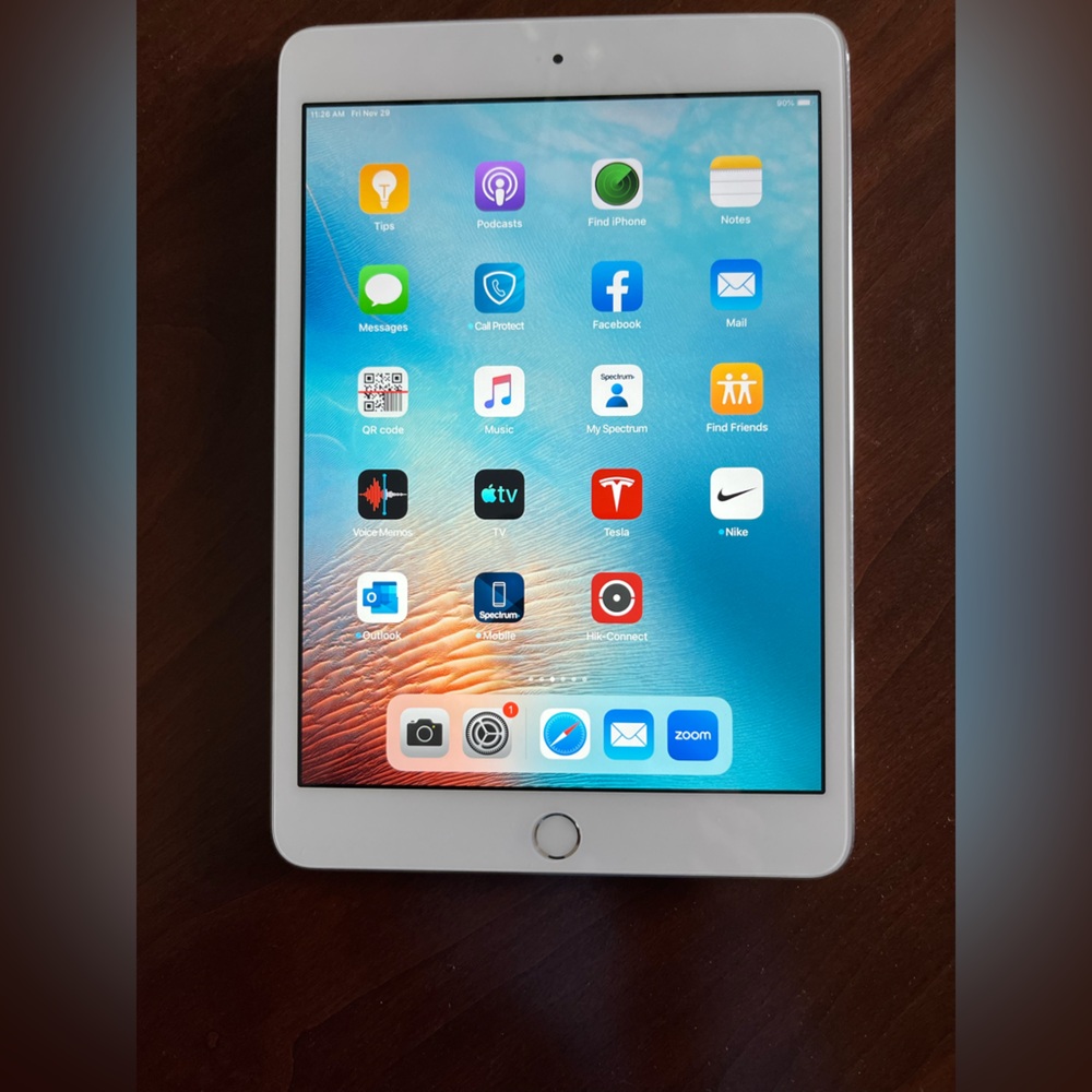 Apple iPad Mini 3 Bundle Silver 16GB w Cover